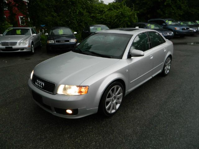 Audi A4 2004 photo 3