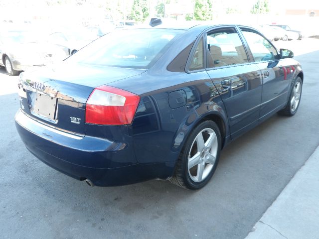 Audi A4 2004 photo 4