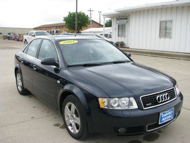 Audi A4 2004 photo 13