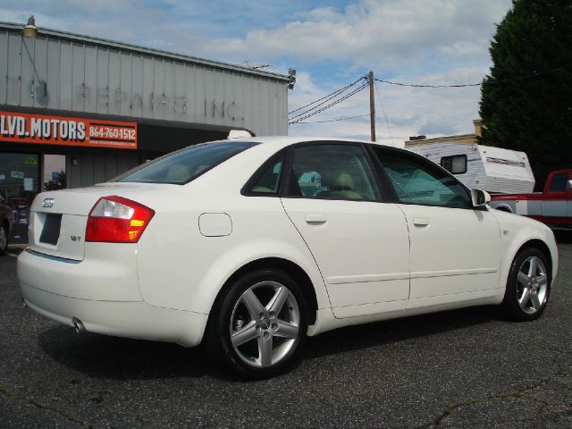 Audi A4 2004 photo 3