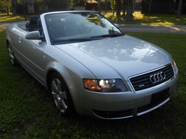 Audi A4 2004 photo 2