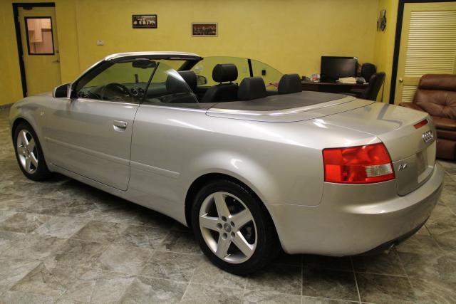 Audi A4 2004 photo 32