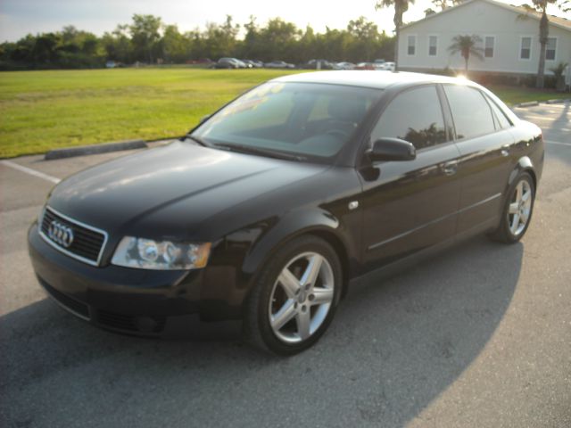 Audi A4 2004 photo 9