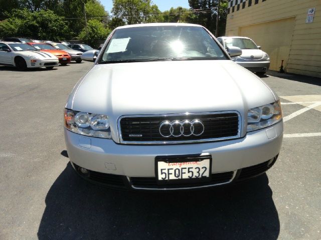 Audi A4 2004 photo 3