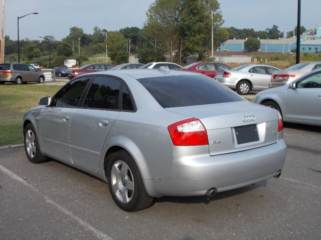 Audi A4 2004 photo 3