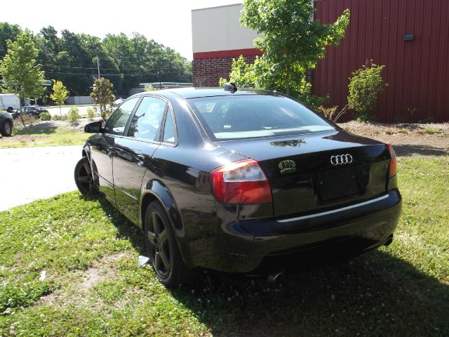 Audi A4 2004 photo 14