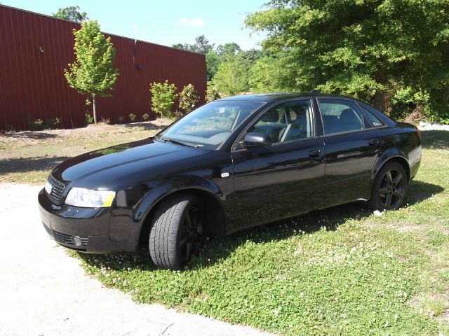 Audi A4 2004 photo 16