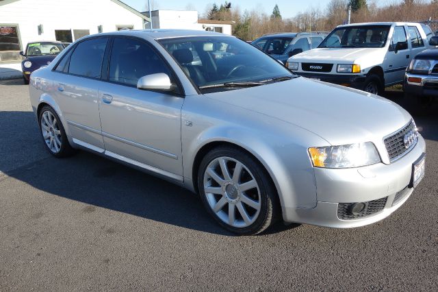 Audi A4 2004 photo 1