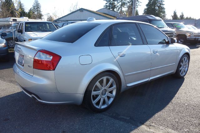 Audi A4 2004 photo 4