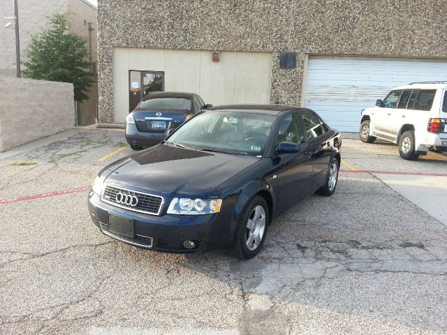 Audi A4 2004 photo 4