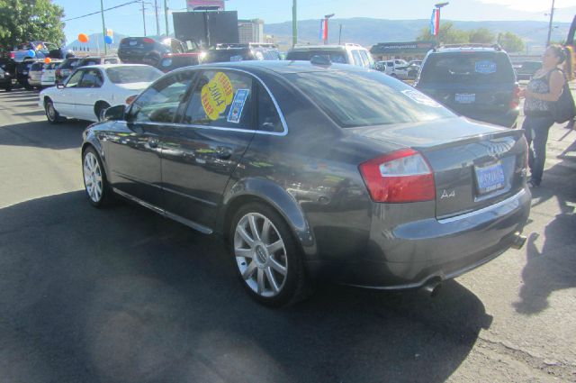 Audi A4 2004 photo 1