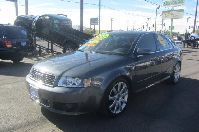 Audi A4 2004 photo 4