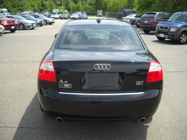 Audi A4 2004 photo 5