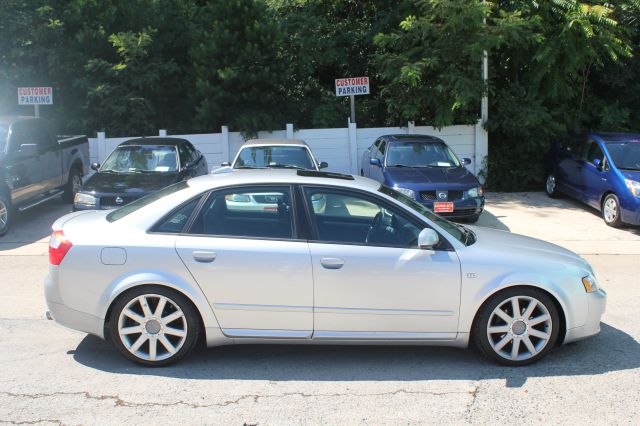 Audi A4 2004 photo 1