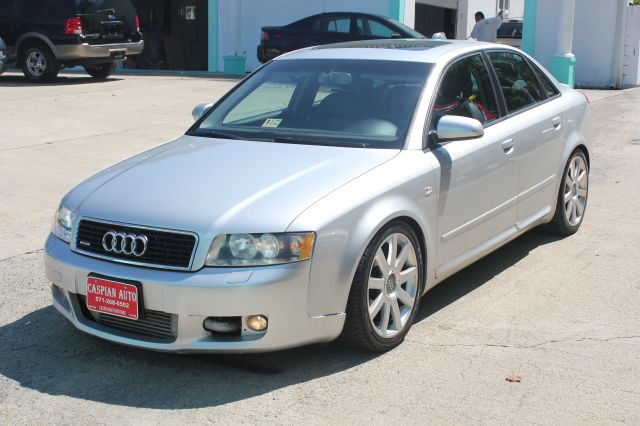 Audi A4 2004 photo 4