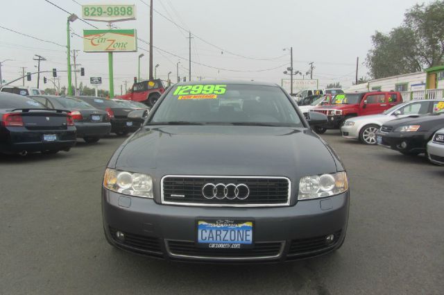 Audi A4 2004 photo 1