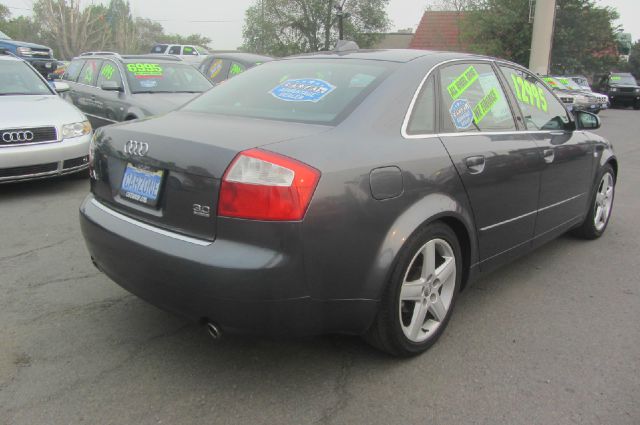 Audi A4 2004 photo 4