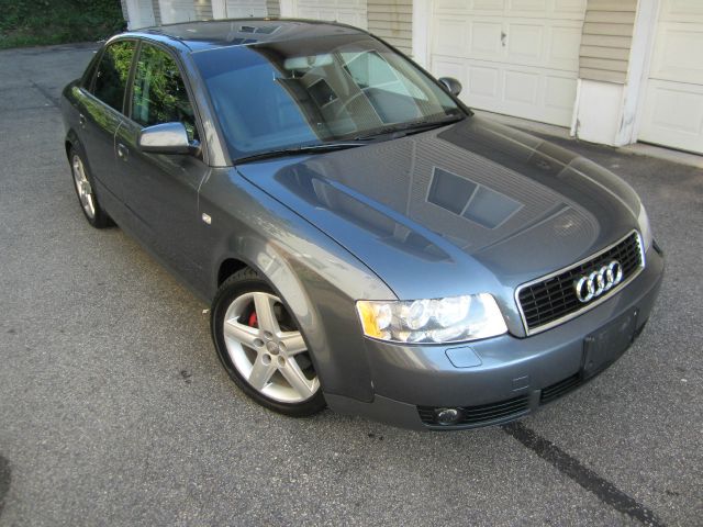 Audi A4 2004 photo 3