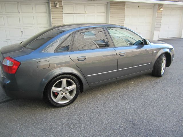 Audi A4 2004 photo 4