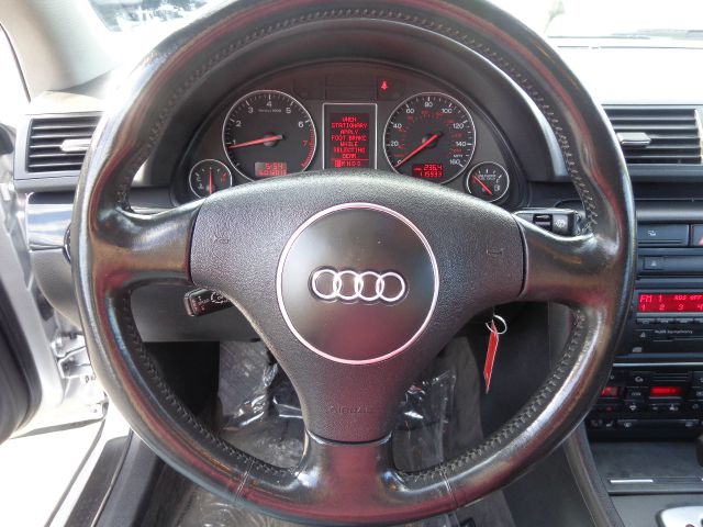 Audi A4 2004 photo 16