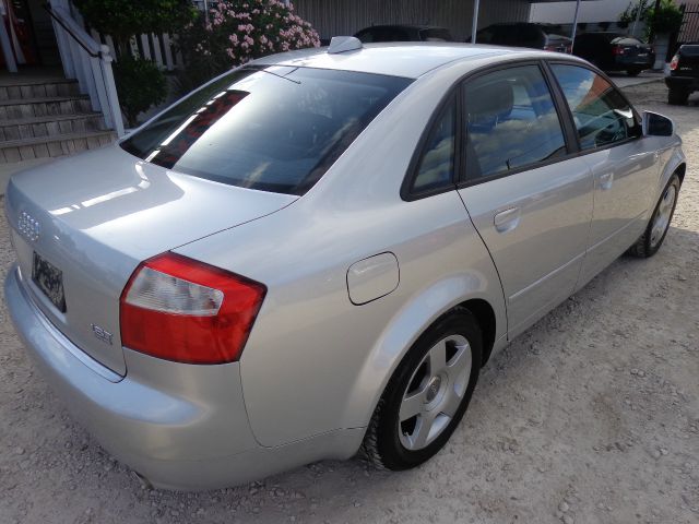 Audi A4 2004 photo 23