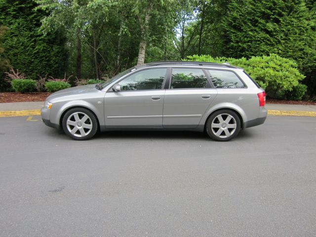 Audi A4 2004 photo 1