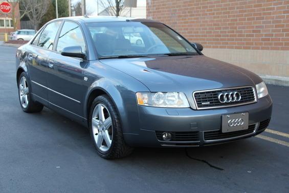 Audi A4 2004 photo 2