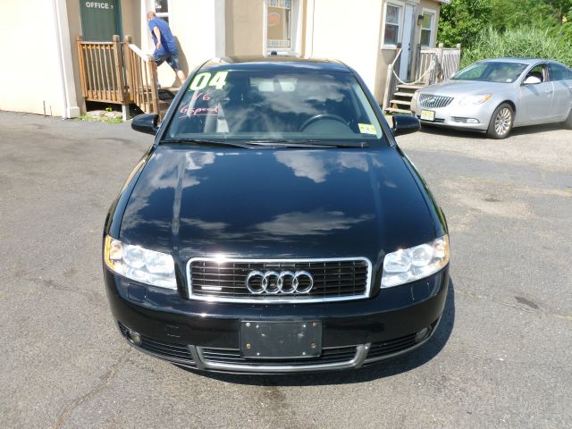 Audi A4 2004 photo 1