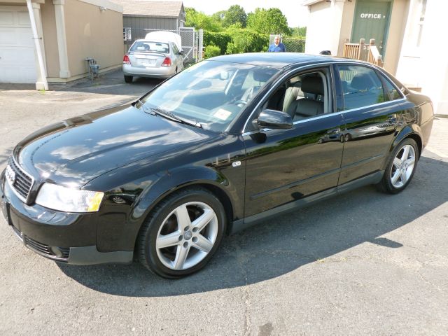 Audi A4 2004 photo 4