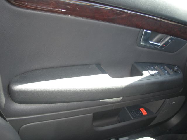 Audi A4 2005 photo 2