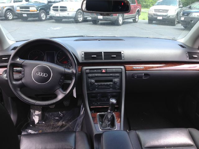 Audi A4 2005 photo 4