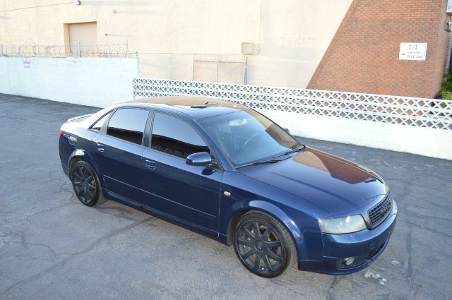 Audi A4 2005 photo 2