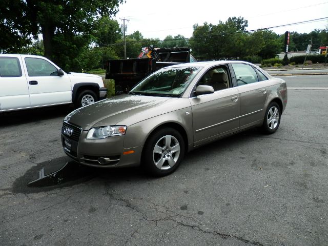 Audi A4 2005 photo 2