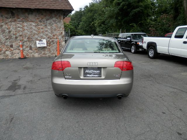 Audi A4 2005 photo 4