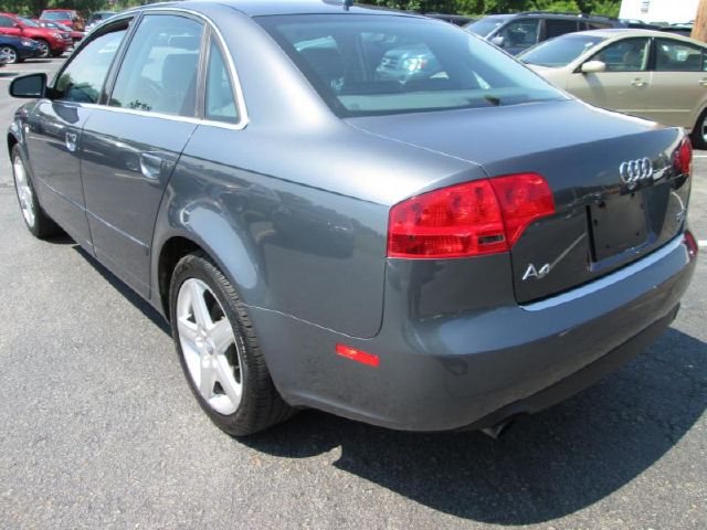 Audi A4 2005 photo 2