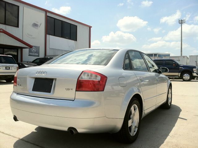 Audi A4 2005 photo 22