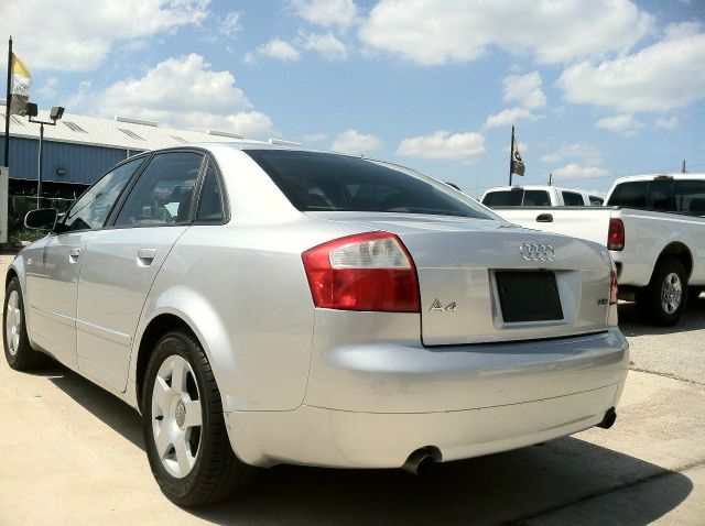 Audi A4 2005 photo 4