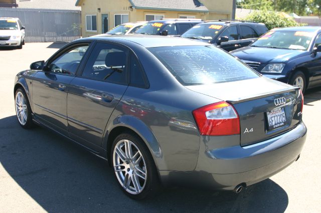 Audi A4 2005 photo 1