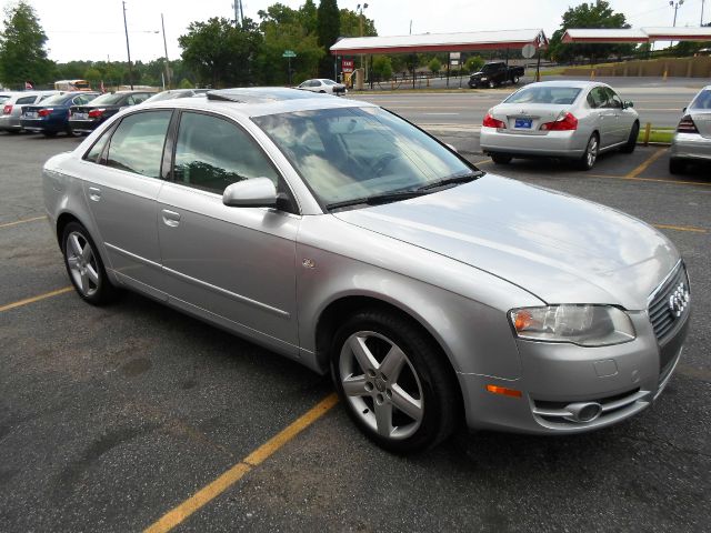 Audi A4 3.0 Quatro AWD Sedan