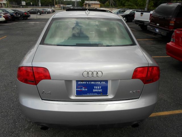 Audi A4 2005 photo 2