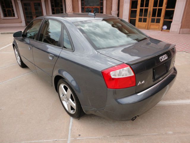 Audi A4 2005 photo 1