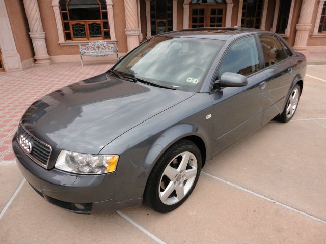 Audi A4 2005 photo 2