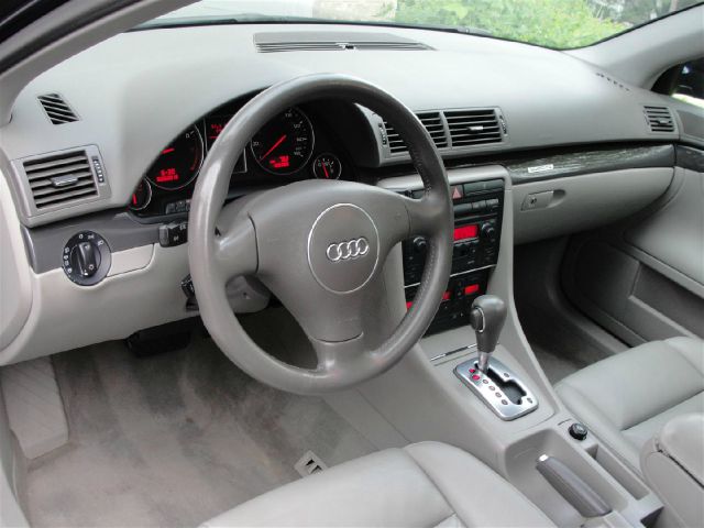 Audi A4 2005 photo 35