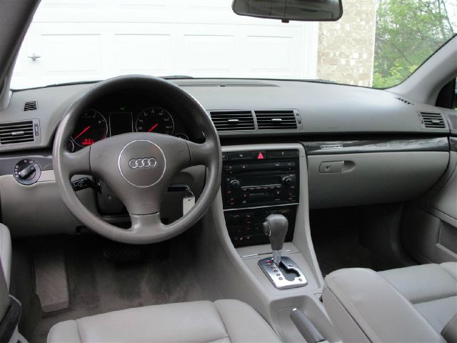 Audi A4 2005 photo 41