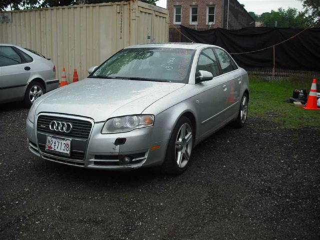 Audi A4 2005 photo 2