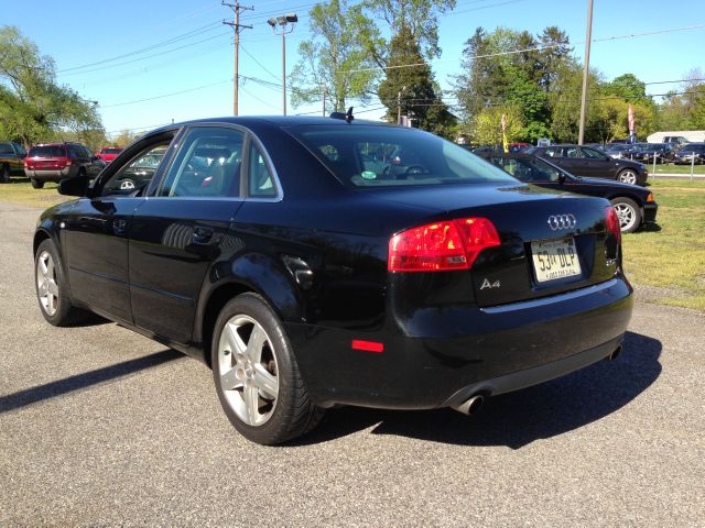 Audi A4 2005 photo 2