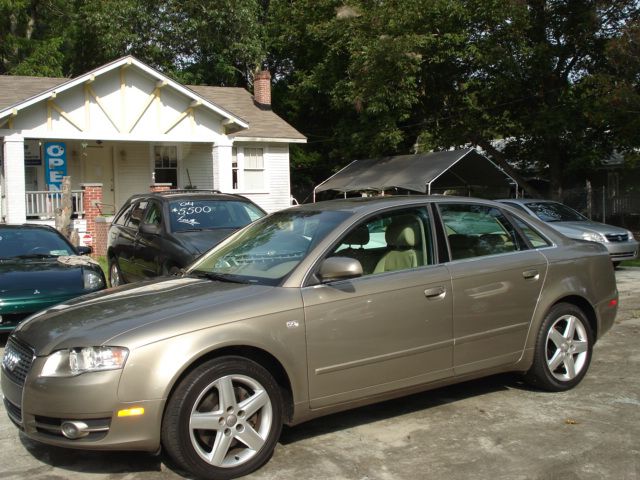 Audi A4 2005 photo 2