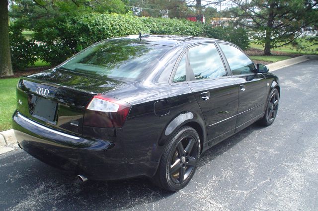 Audi A4 2005 photo 2