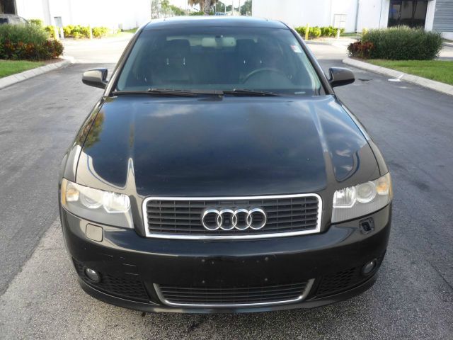 Audi A4 2005 photo 2