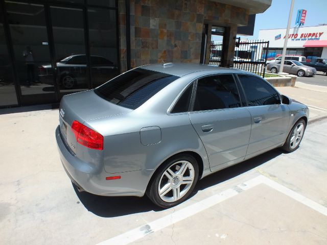 Audi A4 3.0 Quatro AWD Sedan